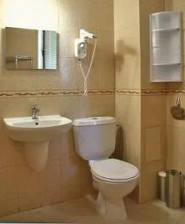 Marisa Aparthotel 2*