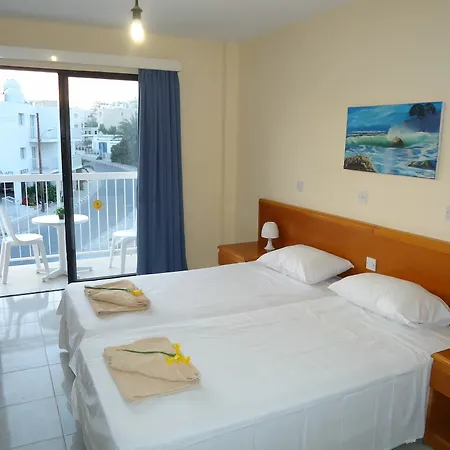 Marisa Aparthotel 2*