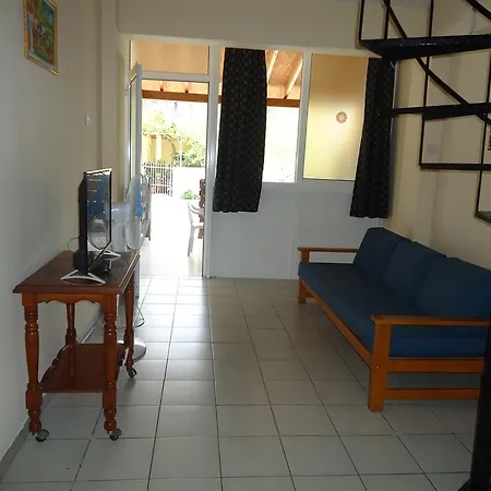 Aparthotel Marisa 2*